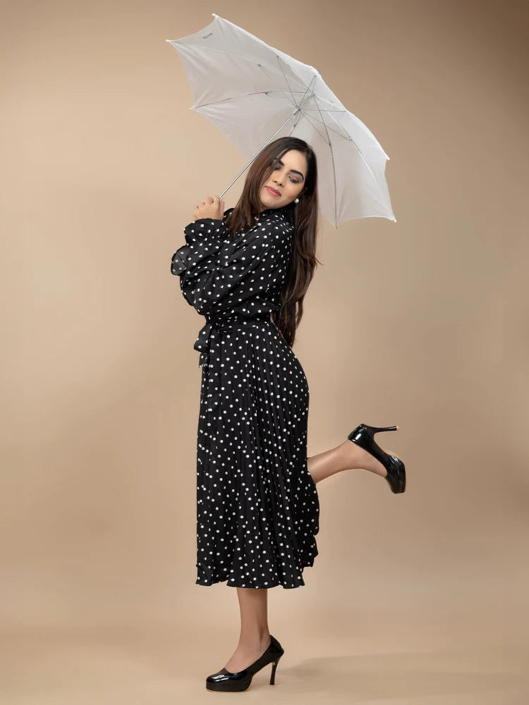 Black_polka_dot_dress